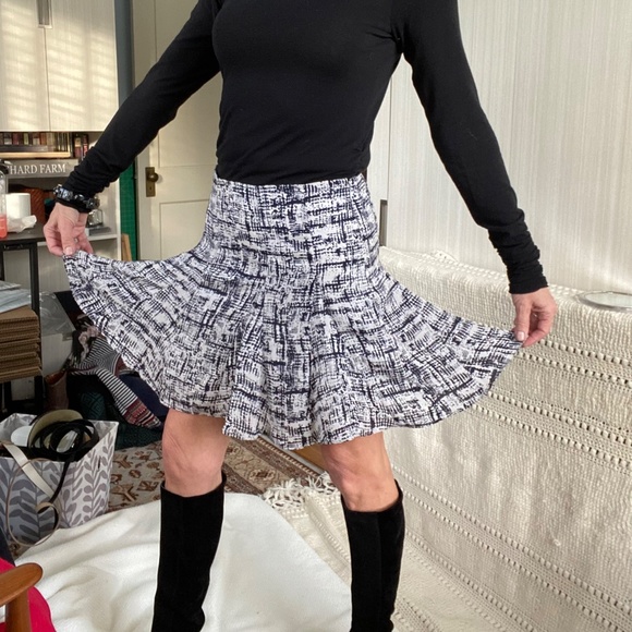 Banana Republic Navy/Soft Gray Trapeze Skirt, Fully Lined, Size 2 - Picture 7 of 11